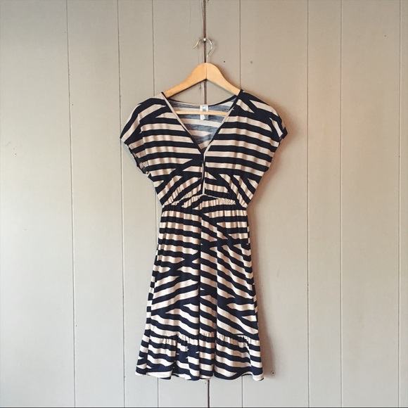Moonlight Dresses & Skirts - Adorable Navy & Gray Vneck Peplum Dress
